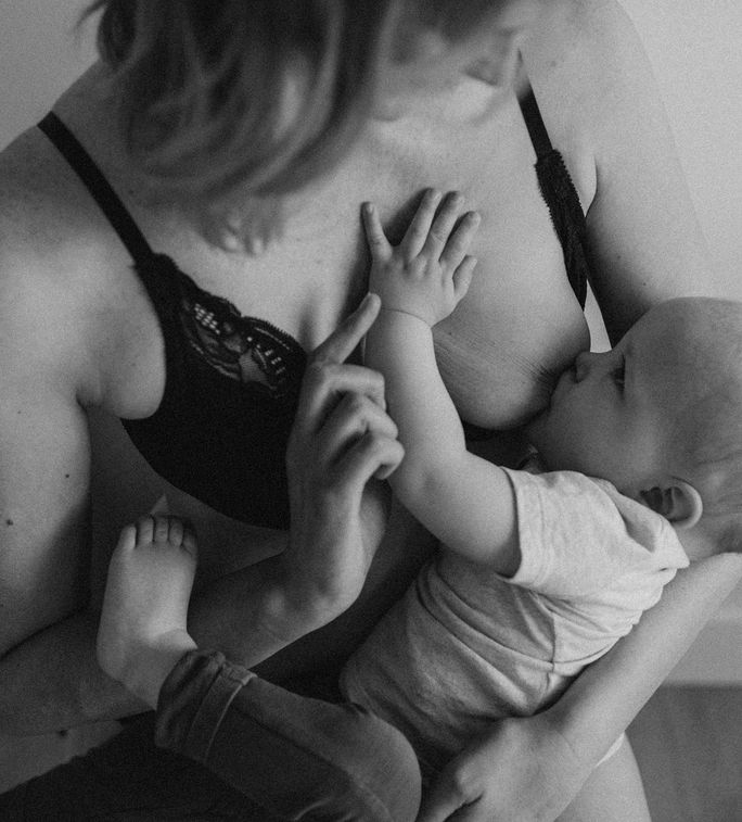 Breastfeeding-Photographer-Kamloops.jpg