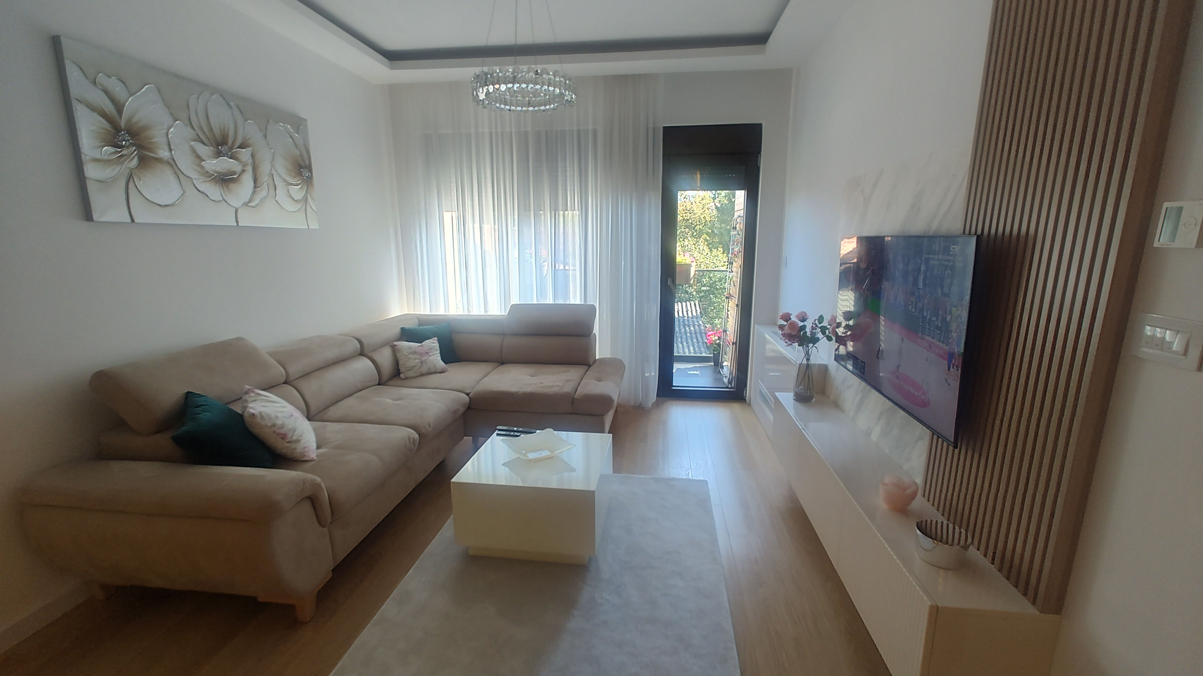 Stan, Zemun, Dobanovačka, 57m2, lux