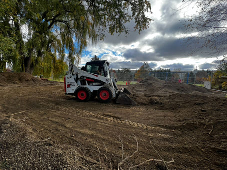 🌿 Need Dirt Delivery & Grading? We’ve Got You Covered! 🌿