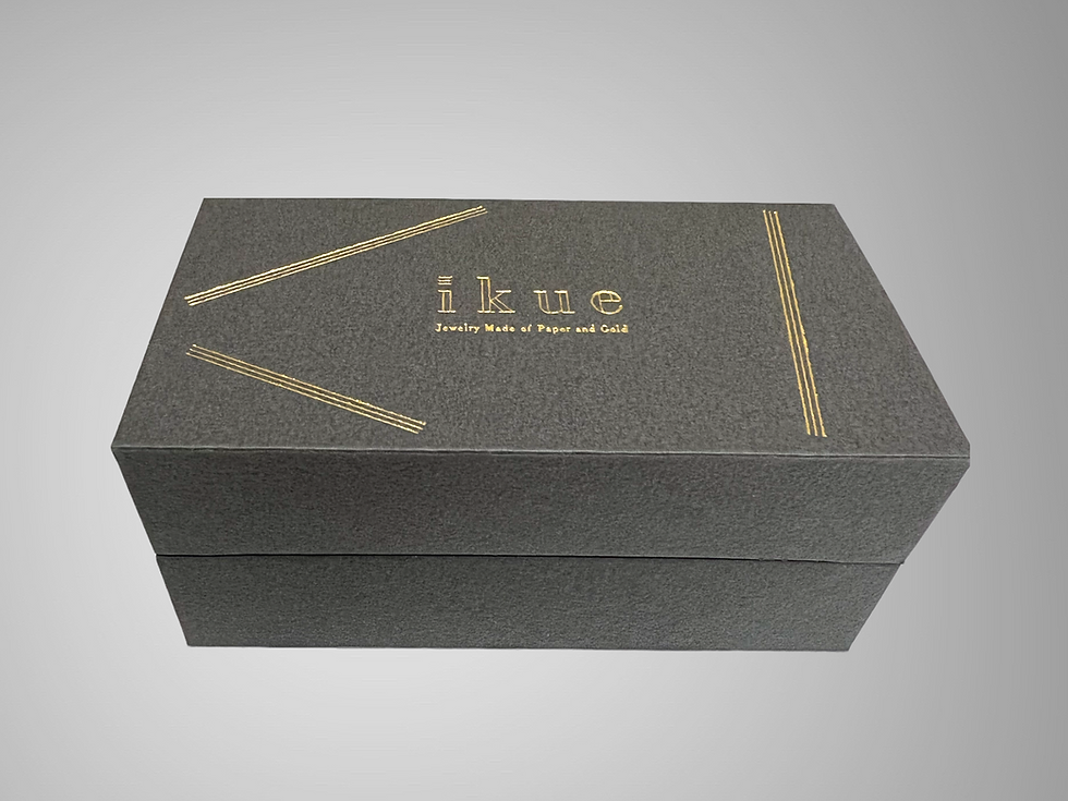 Thumbnail: ikue  Jewelry made of paper and gold (TD)