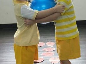 How to Help Your Child Make Friends and Learn to Share?