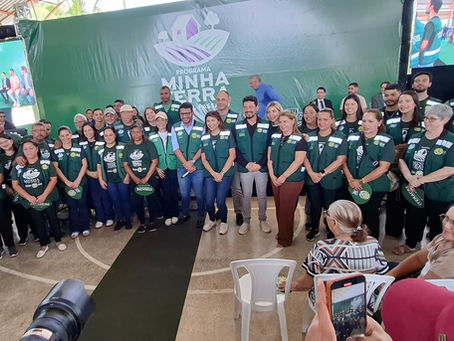 Governo e prefeitura entregam títulos definitivos a proprietários de imóveis