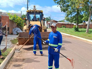 Seguindo o novo calendário de recolhimento de entulhos, Prefeitura avança no centro da Cidade