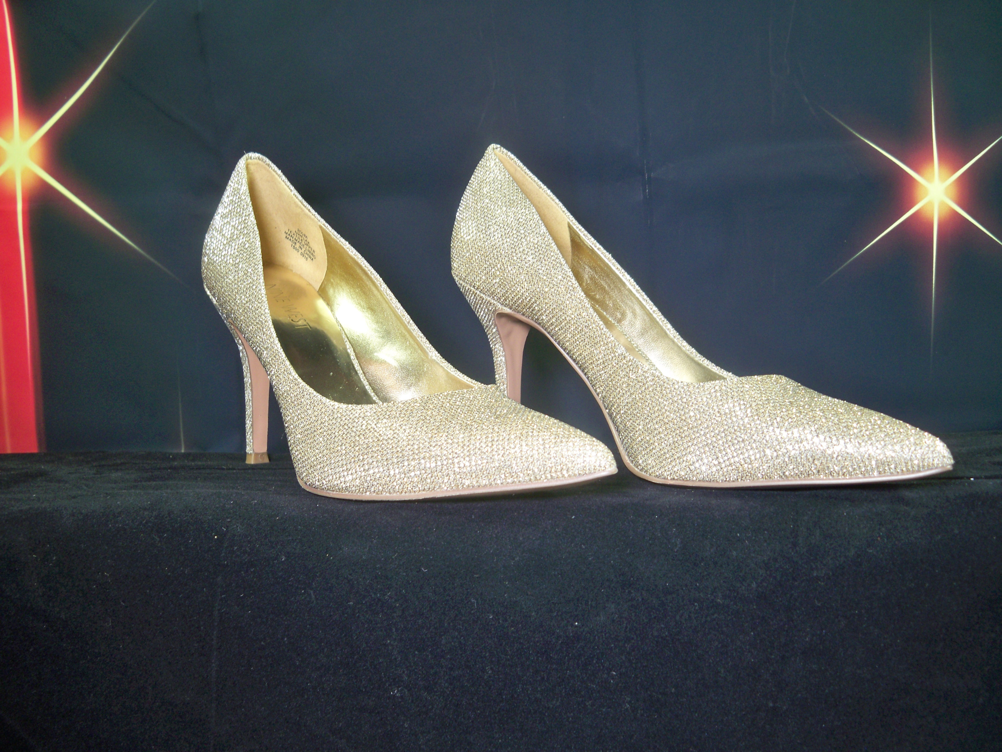 NEW NINE WEST 81/2 M SPARKLING GOLD SHOES