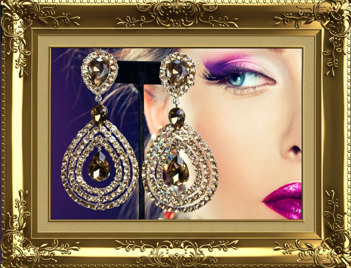 ROYAL INDIA POST EAR RINGS