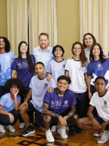 Lei garante uniforme escolar gratuito e permanente no ensino médio