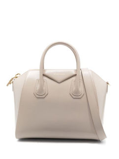sac Antigona Givenchy couleur crème sur fond blanc