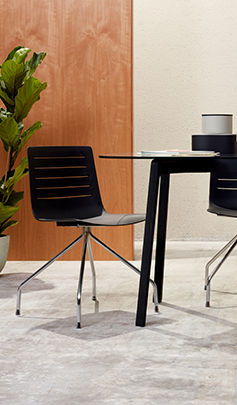 Miniatura: silla con brazos patas araña estructura acero pintado color negro