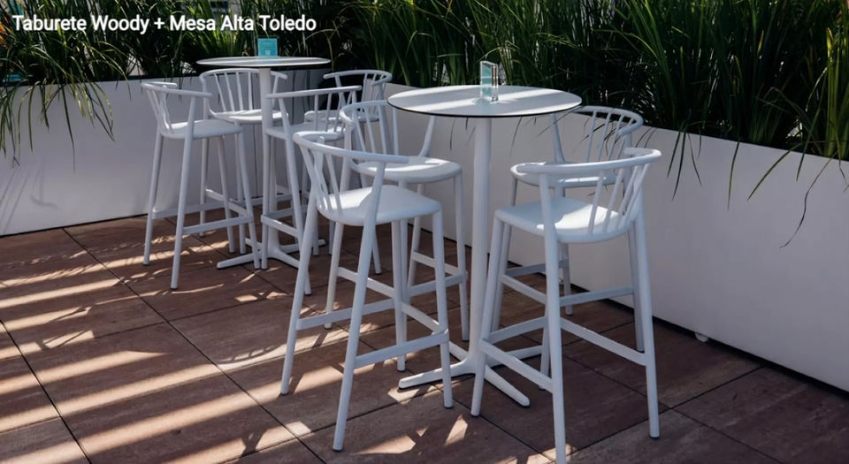 Taburete alto de bar