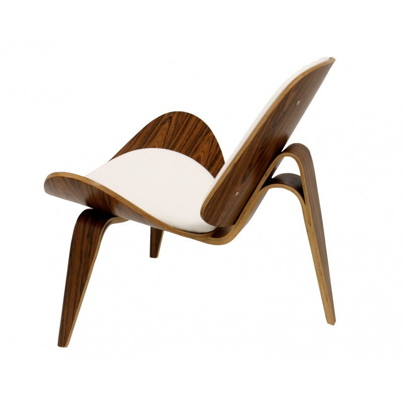 Miniatura: Sillón escandinavo palorosa y piel en salón moderno