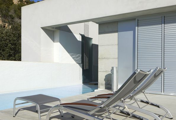 Mobiliario ligero y resistente para exteriores