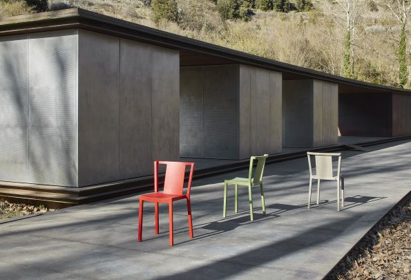 Miniatura: silla sin brazos apilable estructura resistente en pp