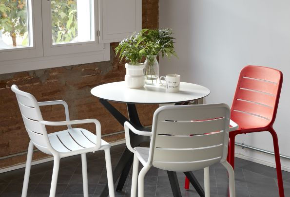 Miniatura: silla sin brazos en polipropileno