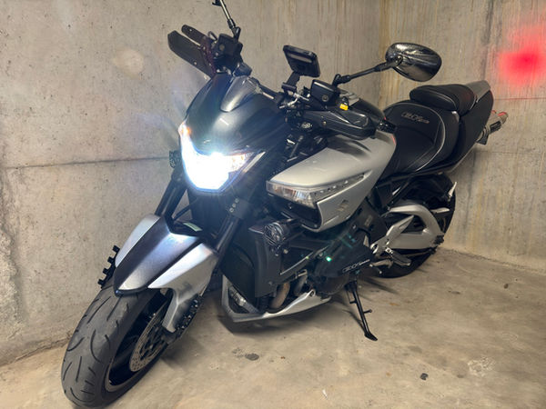 Suzuki B-King 1340