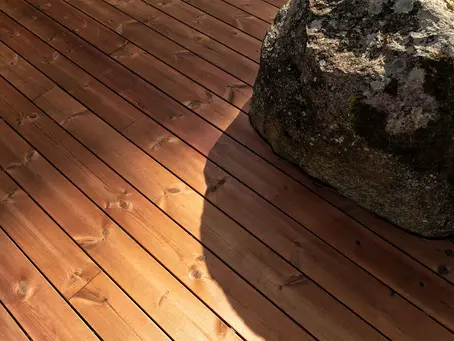 Choosing the Right Wood for Tropical and Desert Climates: A Buyer’s Guide