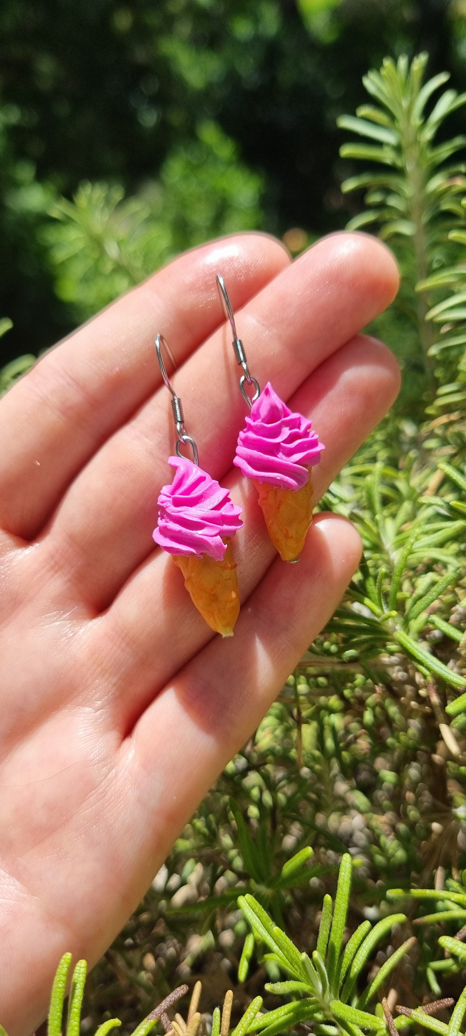 Boucles d’Oreilles Glace Fraise – Bijou Gourmand Fait Main Été