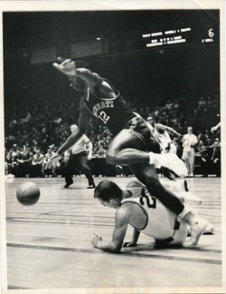 1958 Oscar Robertson Photo