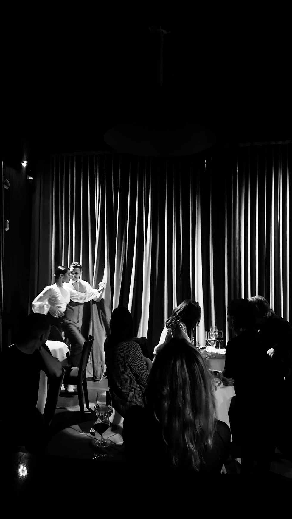 AMADAS NOCHES - Experiencia No Mainstream-