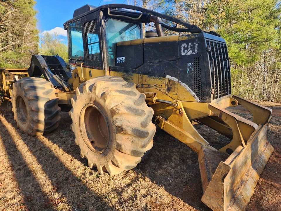Thumbnail: Débusqueur Caterpillar 525B