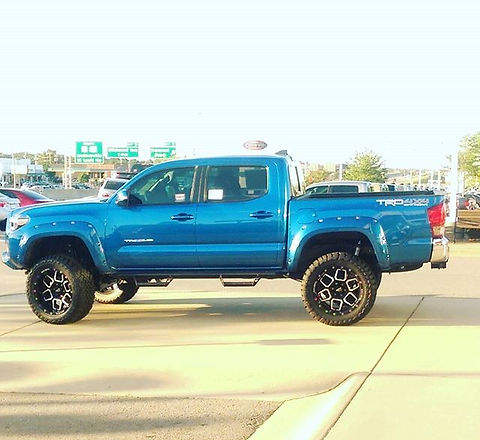 _2017 Toyota Tacoma TRD OFFRD Double Cab_ with 6_ lift.jpg