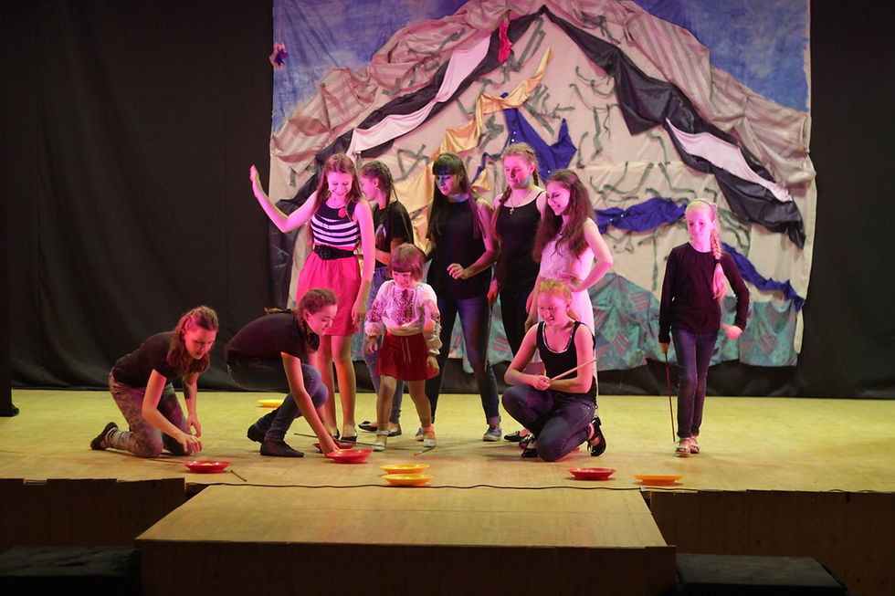 Performance by youth theatre group"Chiga-Biga"