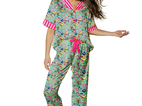 How to Choose the Perfect Stylish and Comfortable Pajamas for Long Flights!