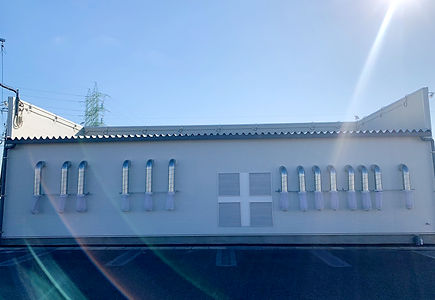 株式会社大日本絋産が施工した折板屋根・板金や金属サイディング|コインランドリー新築店舗の裏面外観