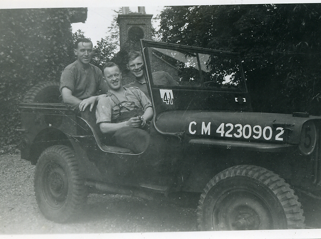 Neil (Neilie) Macaulay in Jeep with Mates.bmp