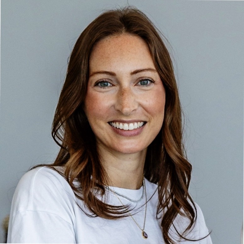 Allie linkedin photo.jpg