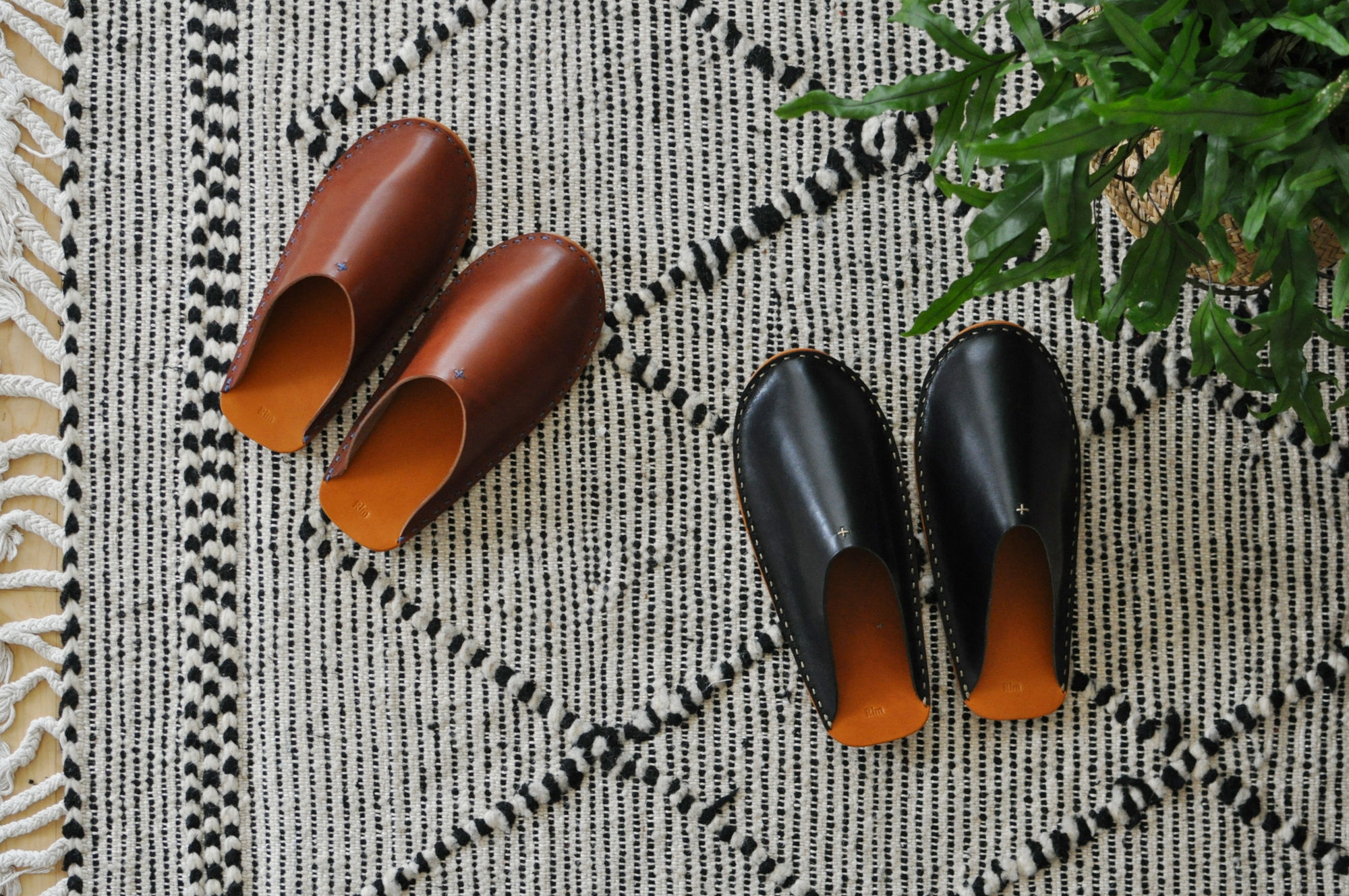 レザー　スリッパ　革