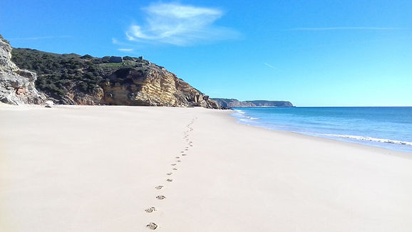 unspolit beaches algarve.jpg