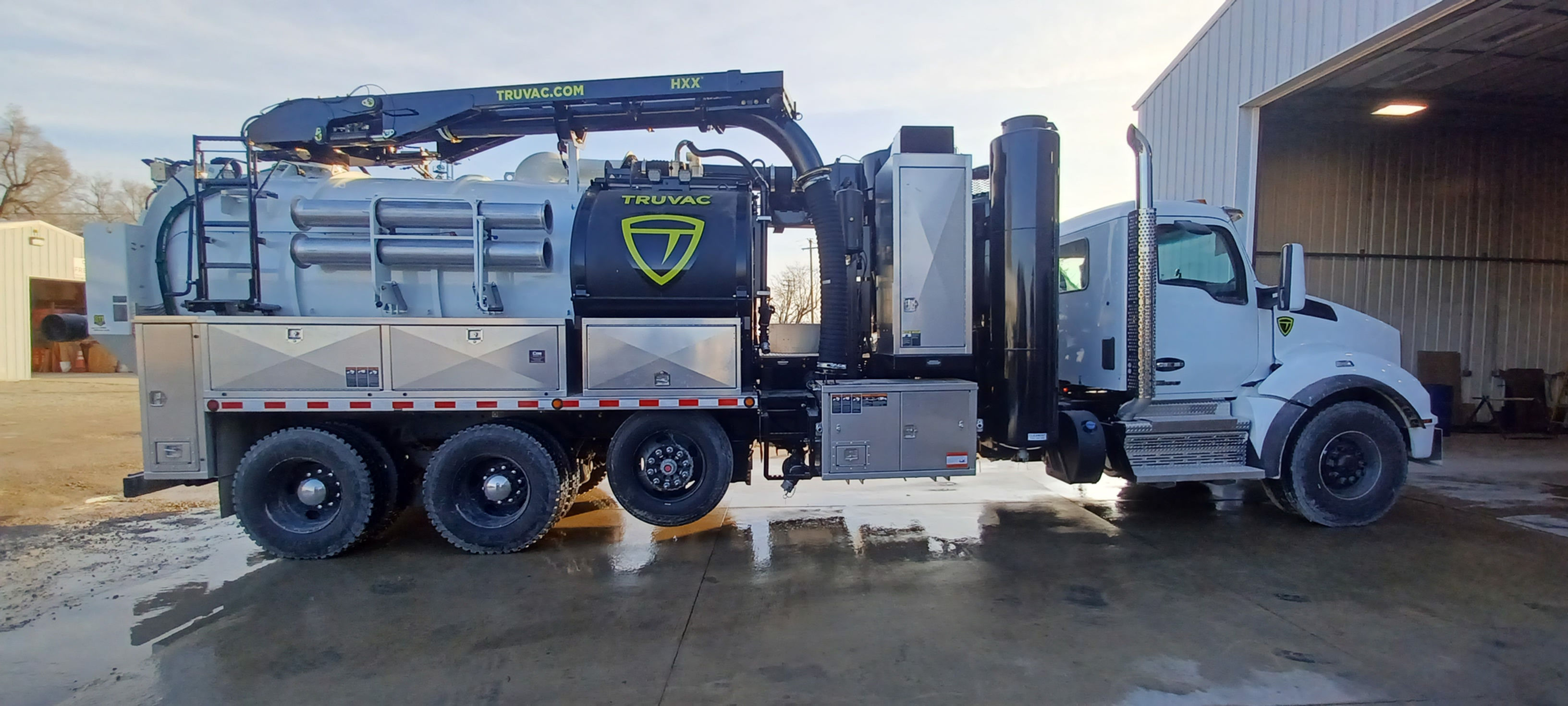 Coe Equipment in Illinois and Missouri 2023 TRUVAC HXX HIBON (EQ-01402)