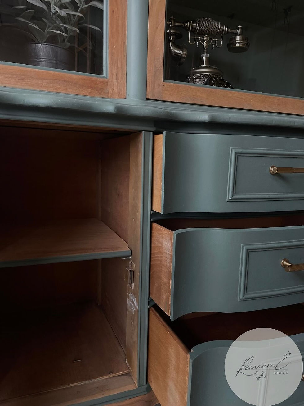 Thumbnail: Elegant China Cabinet