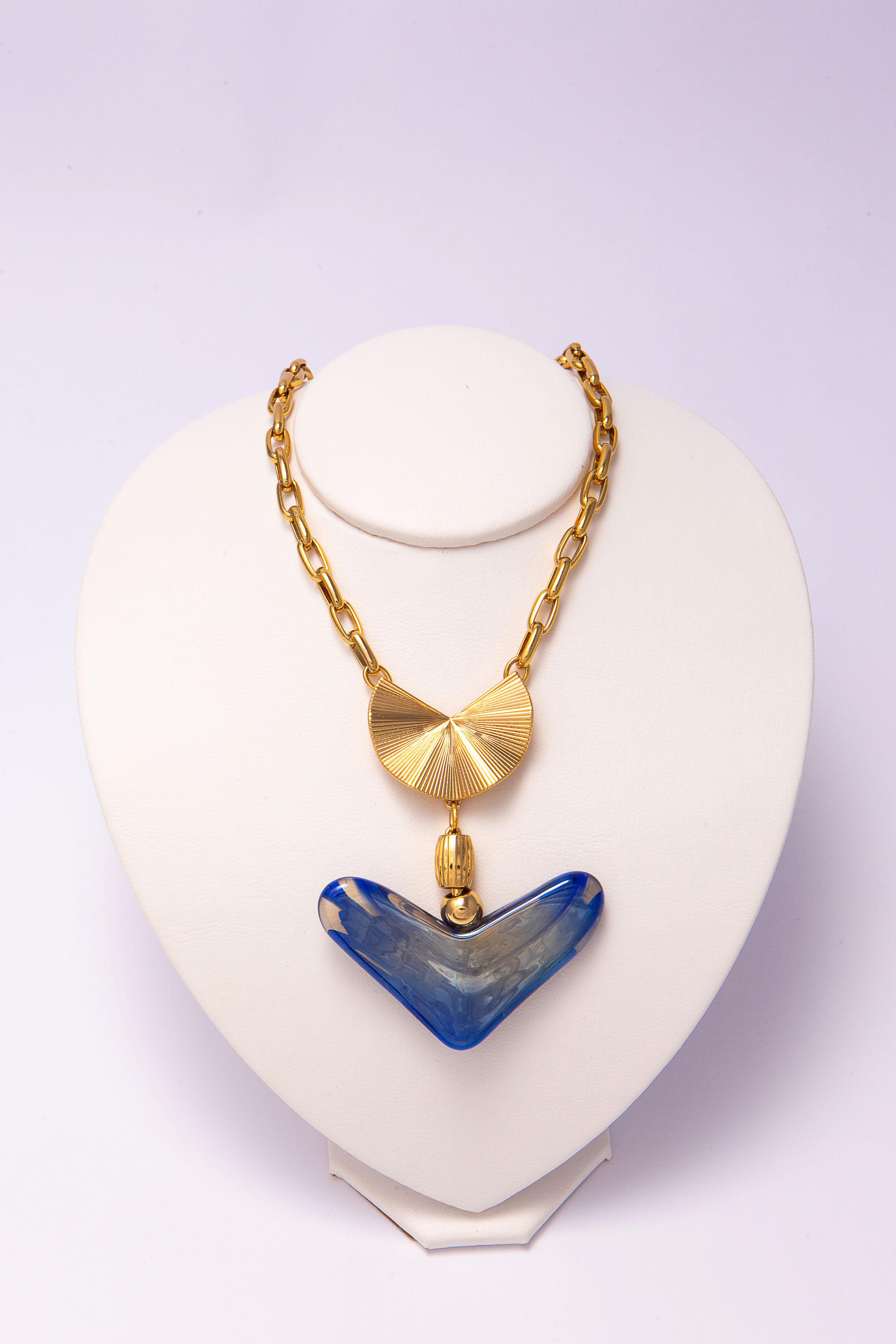 Colar em metal dourado e murano