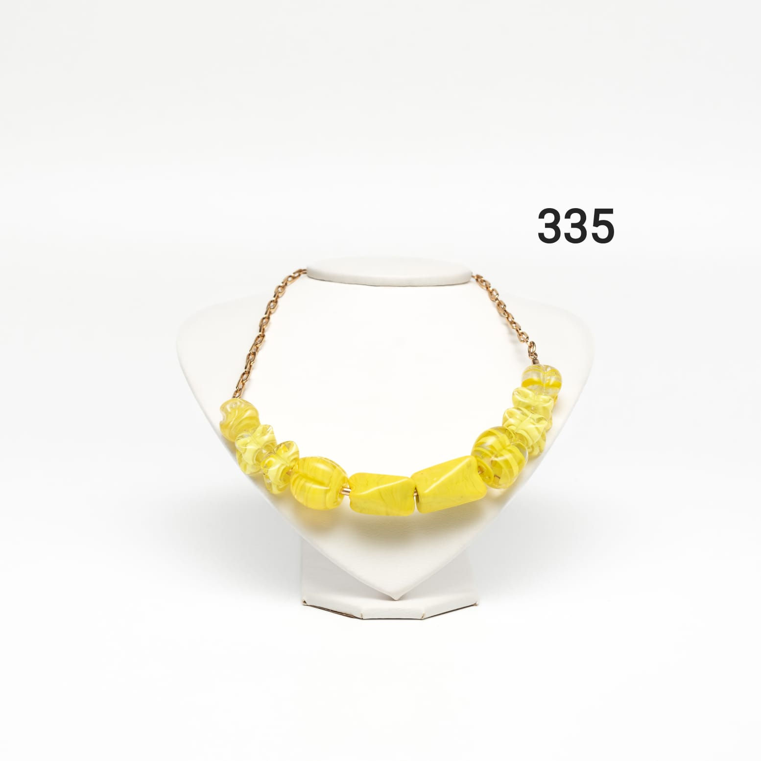 Colar em metal dourado e murano