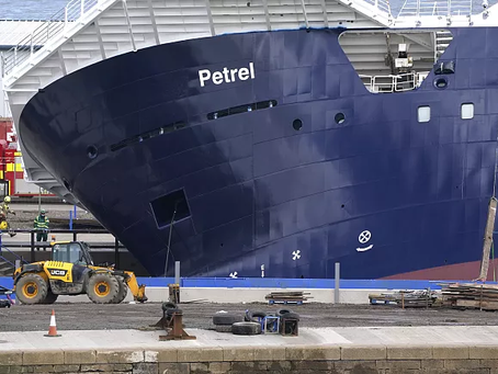 25 INJURED AS DOCKED SHIP TOPPLES OVER IN SCOTTISH PORT