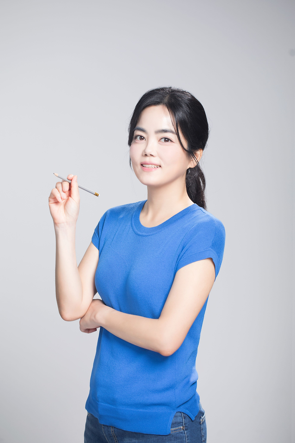 Professional portrait of author Saehee Um after a K-beauty makeover, taken before her first Korean podcast appearance and featured on her new Amazon Author Page