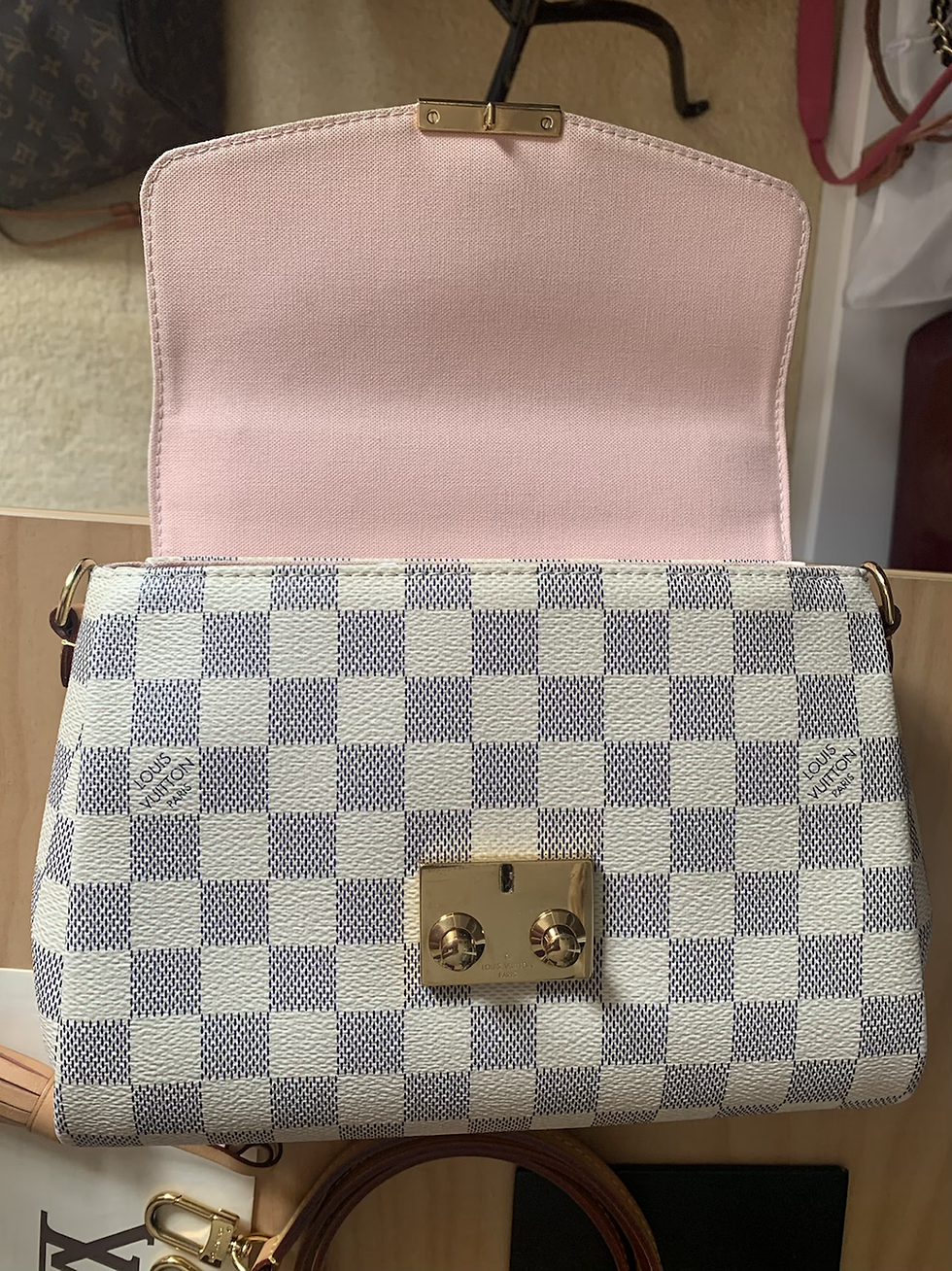Thumbnail: Louis Vuitton Croisette 