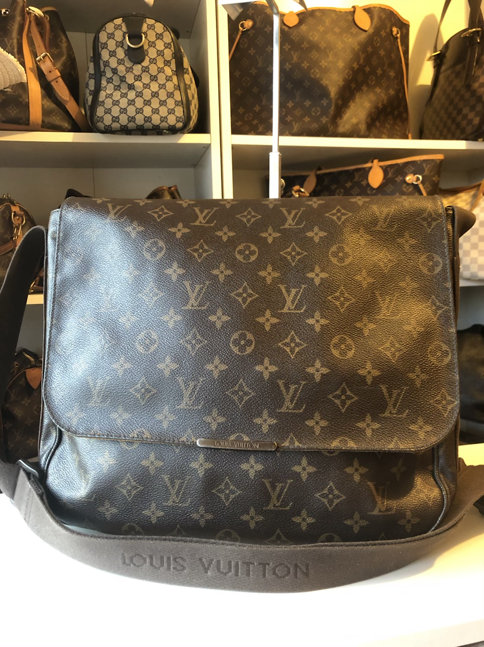 Louis Vuitton Messenger