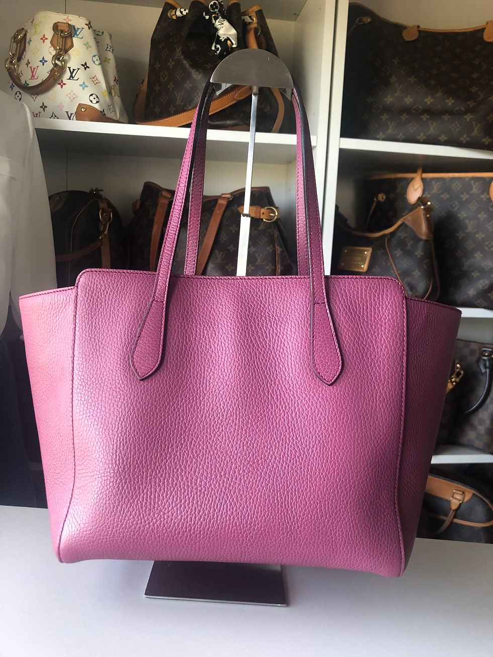 Thumbnail: Gucci Swing Tote