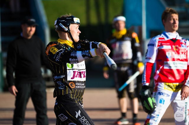 Valentin Ikoselle vastaan tutut kundit
