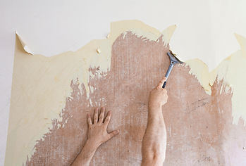 Wallpaper removal service in a Houston home