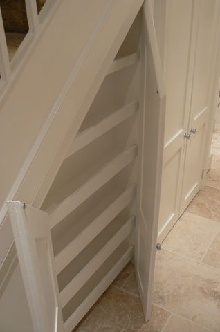 understair storage 1 (2).JPG
