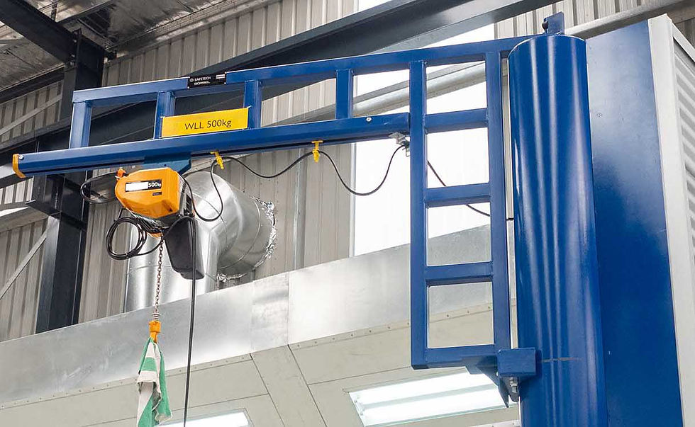 Workstation jib crane kapasitas ringan digunakan dalam lini perakitan elektronik untuk meningkatkan efisiensi kerja.