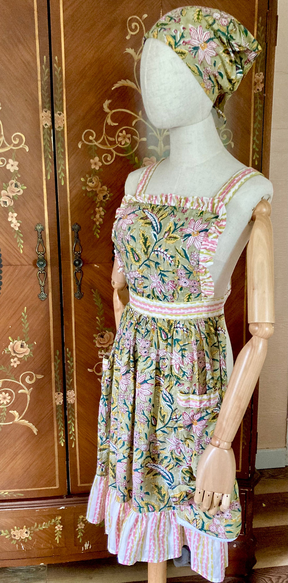 Thumbnail: 4pc Miette Apron w/ Bandana and towels HandBlock Printed 