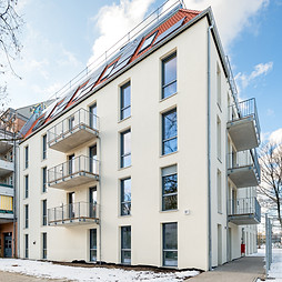 Kopenhagener 17 - Fassade des Wohnhauses Kopenhagener Straße 17 in Berlin – zeitgenössische Architektur mit urbanem Flair