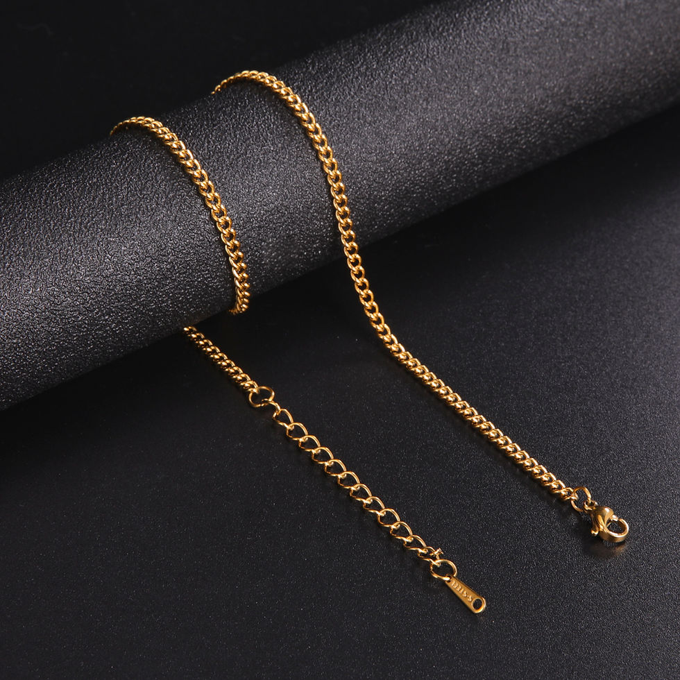Thumbnail: Close-up view of the O-shaped link texture and fine finish