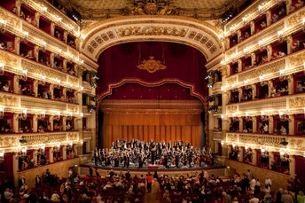 Entusiasmi al Teatro San Carlo per il grande pianismo del piccolo Yoav Levanon, un emblema per il Fu