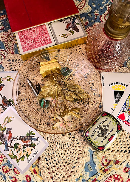 2507_fin_StillLife_Cards.jpg