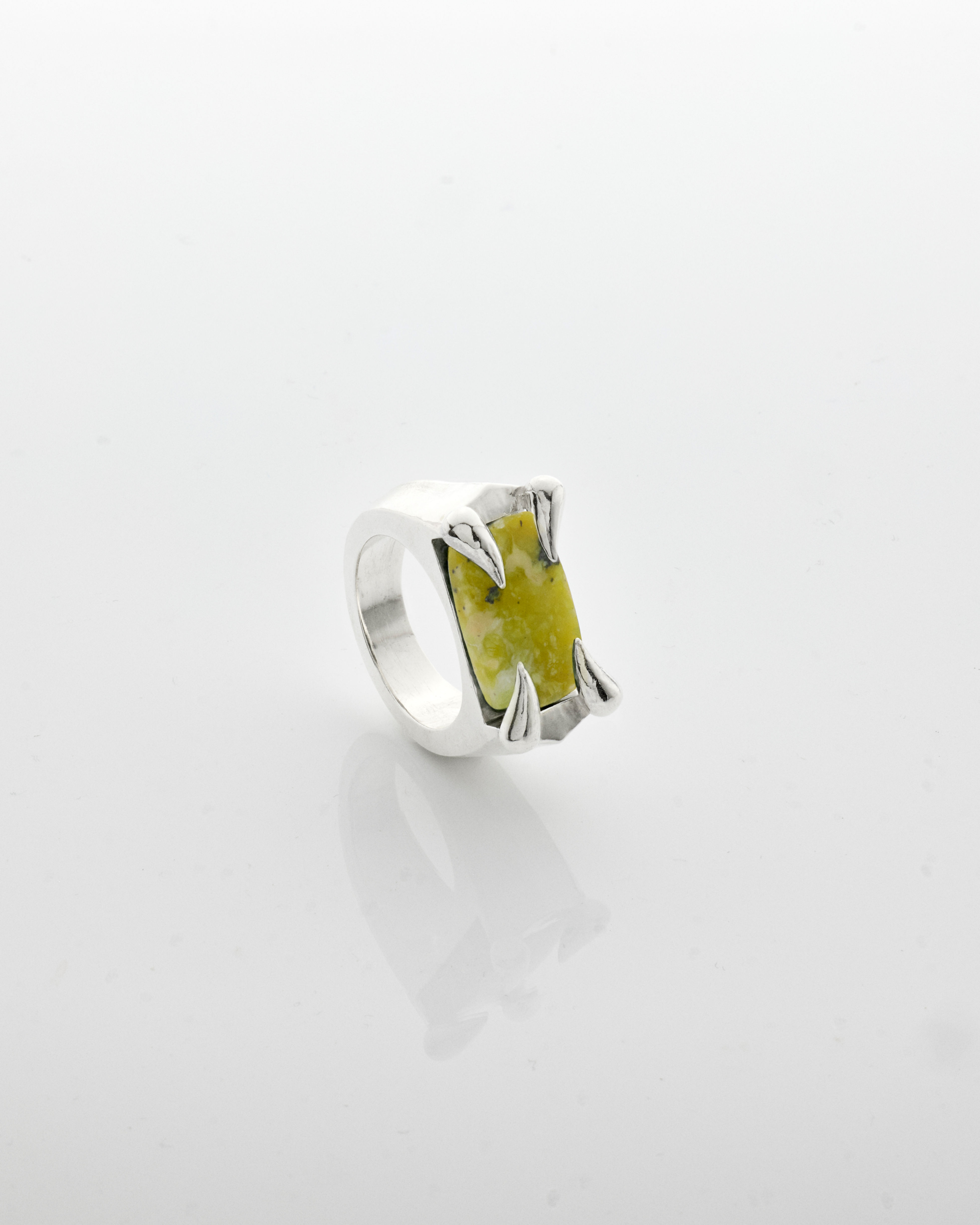 CHOMP SIGNET RING